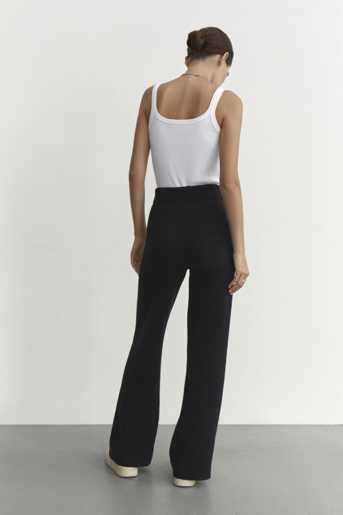 Knitted pants in black photo 2