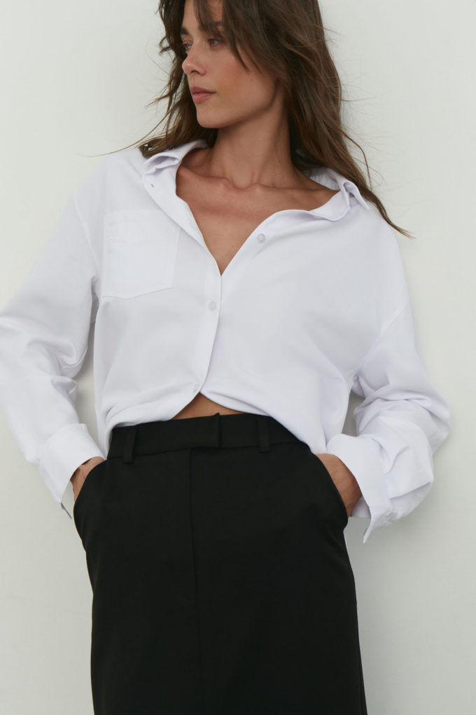 Сорочка оверсайз з вишивкою на кишені біла - THE LACE Фото 245309