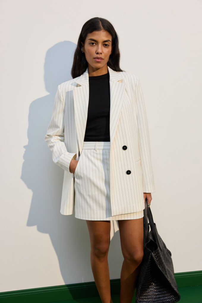 Mini skirt with wide stripes in milk photo 5