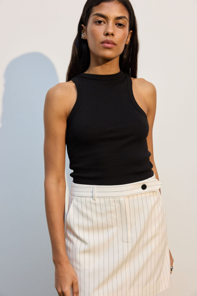 Jersey top in black photo 2