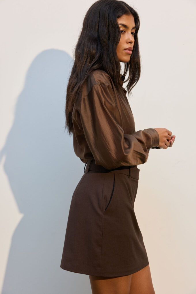 Mini skirt with decorative belt in chocolate photo 3