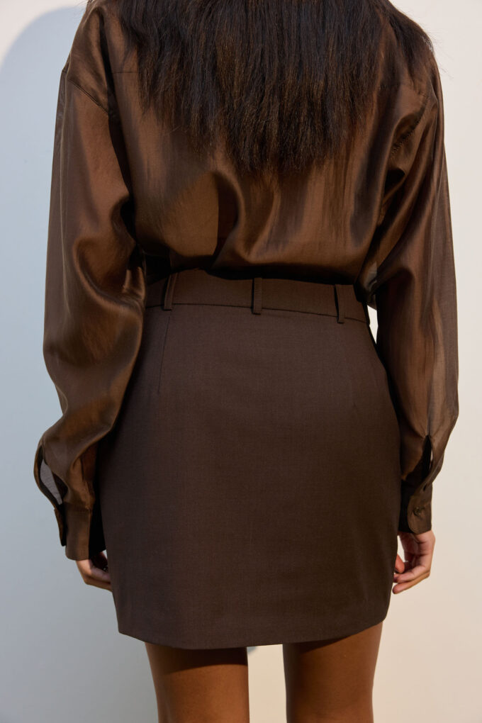 Mini skirt with decorative belt in chocolate photo 4